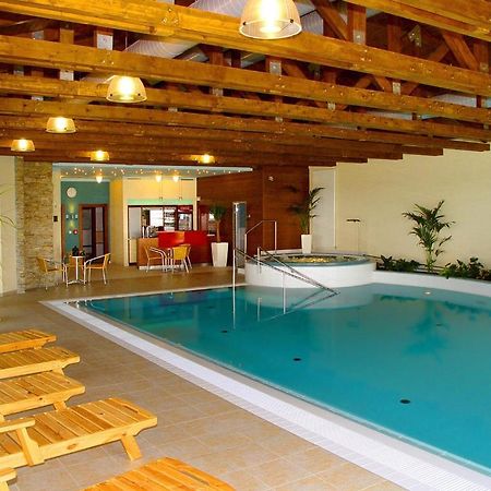 Wellness Hotel Happy Star Hnanice  Dış mekan fotoğraf