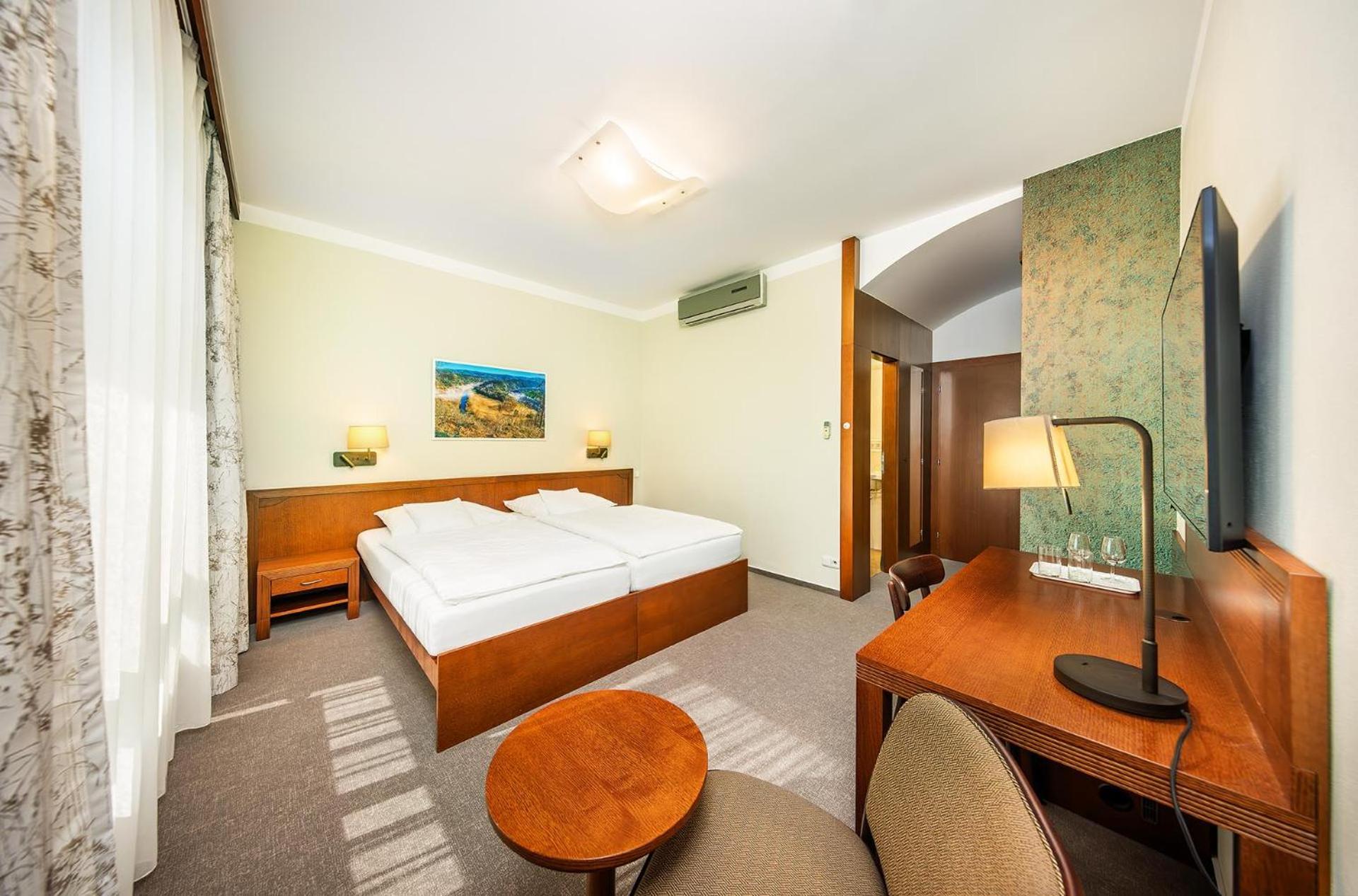 Wellness Hotel Happy Star Hnanice  Dış mekan fotoğraf