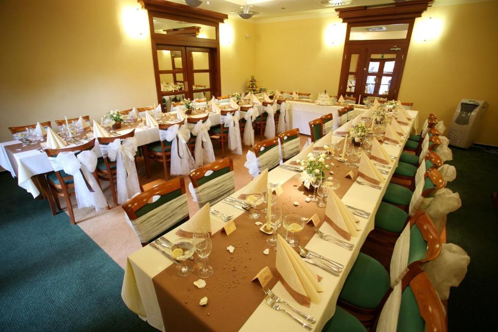 Wellness Hotel Happy Star Hnanice  Dış mekan fotoğraf